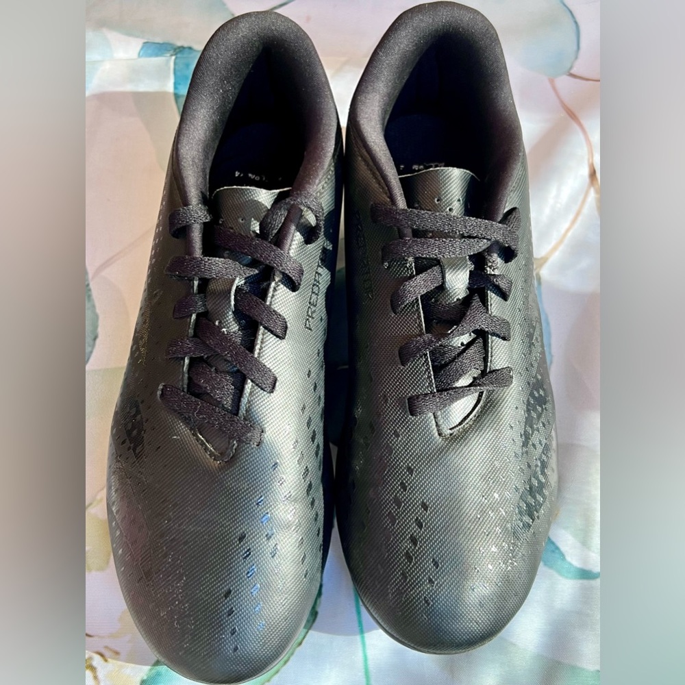Youth Adidas Cleats, Black, Size: 3.5, Very Gently Used